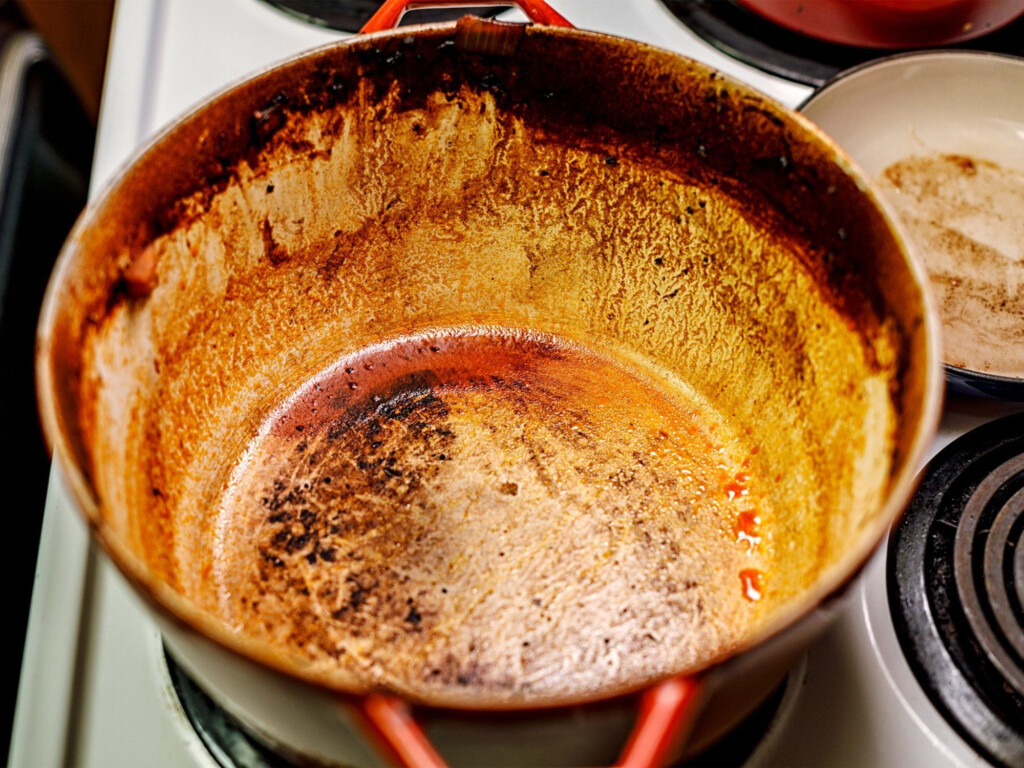 How To Clean A Dutch Oven Cast Iron Vs Enameled Cast Iron Enamel 